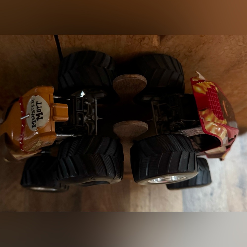 Handmade RC Display Stand - Picture 3 of 3
